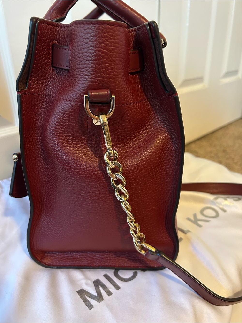 Michael Kors Nouveau Hamilton Large Bag in color Barolo with matching wallet - Picture 4 of 12